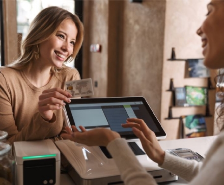 Più pagamenti elettronici dal 1° luglio: arriva il «POS digitale» di TeamSystem