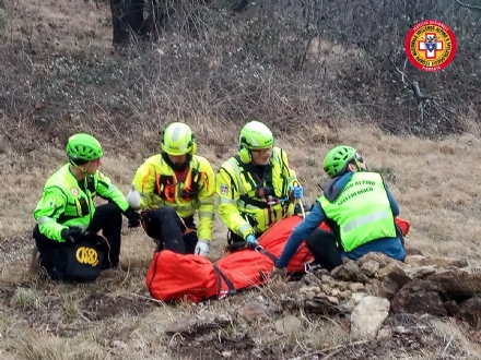 VAL DELLA TORRE - Uomo colpito da malore trovato in un fabbricato: ora è ricoverato alle Molinette