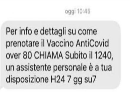 COVID - Sui telefonini ecco l'sms che invita a prenotare il vaccino. La Regione: «non autorizzato»