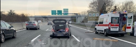 INCIDENTE IN TANGENZIALE - Scontro fra due auto vicino allo svincolo per Caselle: due feriti