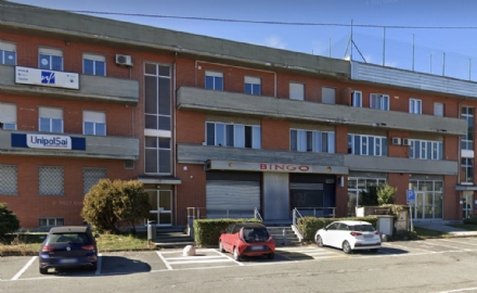 BORGARO - Ferisce la dipendente del Bingo con un coltello e scappa con 4mila euro: arrestato 53enne di COLLEGNO