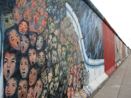 DRUENTO - Una serata sul muro di Berlino a 30 anni dalla sua caduta