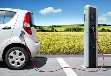 VENARIA - Parcheggio gratuito per le auto elettriche e ibride
