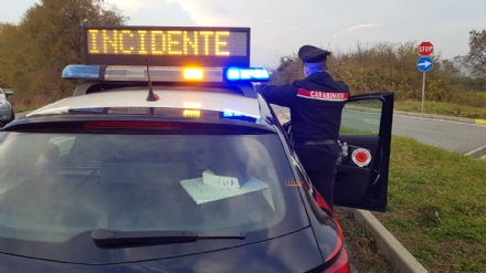 CAFASSE - Moto con targa falsa e nel giubbotto 250 grammi di marijuana: arrestato dai carabinieri