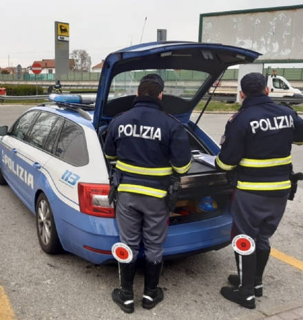 TORINO-BORGARO-RIVOLI - La polizia stradale stanga i «furbi del caffé»: verbali da 522 euro
