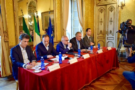 TRASPORTI - Treni e stazioni più sicure: firmato il patto fra Anci, Regione e Ferrovie