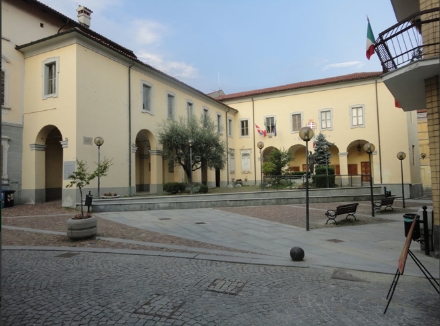 CASELLE - Arriva l'accertamento sull'Imu e minaccia di suicidarsi: paura in municipio