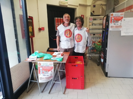 VENARIA - Sabato colletta alimentare dell'associazione «Gli Amici di Giovanni»