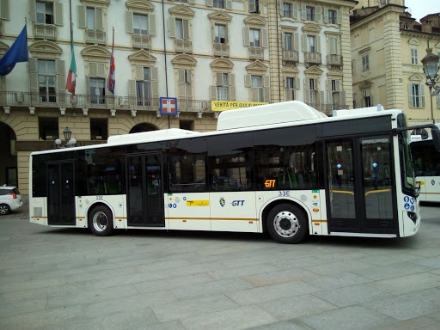 TRASPORTI E CORONAVIRUS - Da domani chiusura temporanea delle porte anteriori di tram e bus