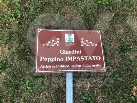 ALPIGNANO - Vandalizzato il giardino Peppino Impastato: domani presidio di legalità - FOTO