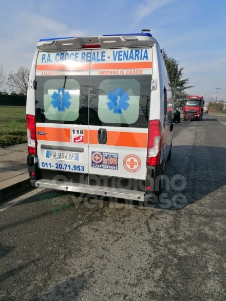 INCIDENTE FRA TORINO E VENARIA - Un ferito dopo lo scontro fra un'auto e un autocarro