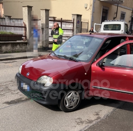 INCIDENTE A VENARIA - Scontro fra due auto tra via Zanellato e corso Matteotti - FOTO