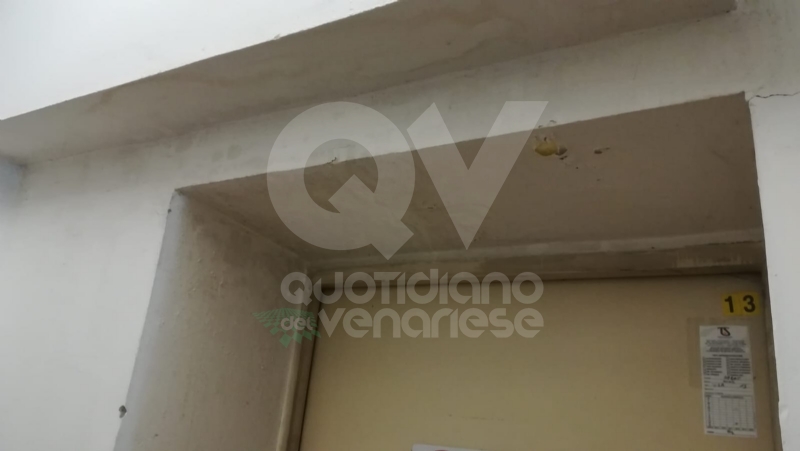 CASELLE - I sindacati: «Il distaccamento dei pompieri aeroportuali insicuro e poco salubre» FOTO