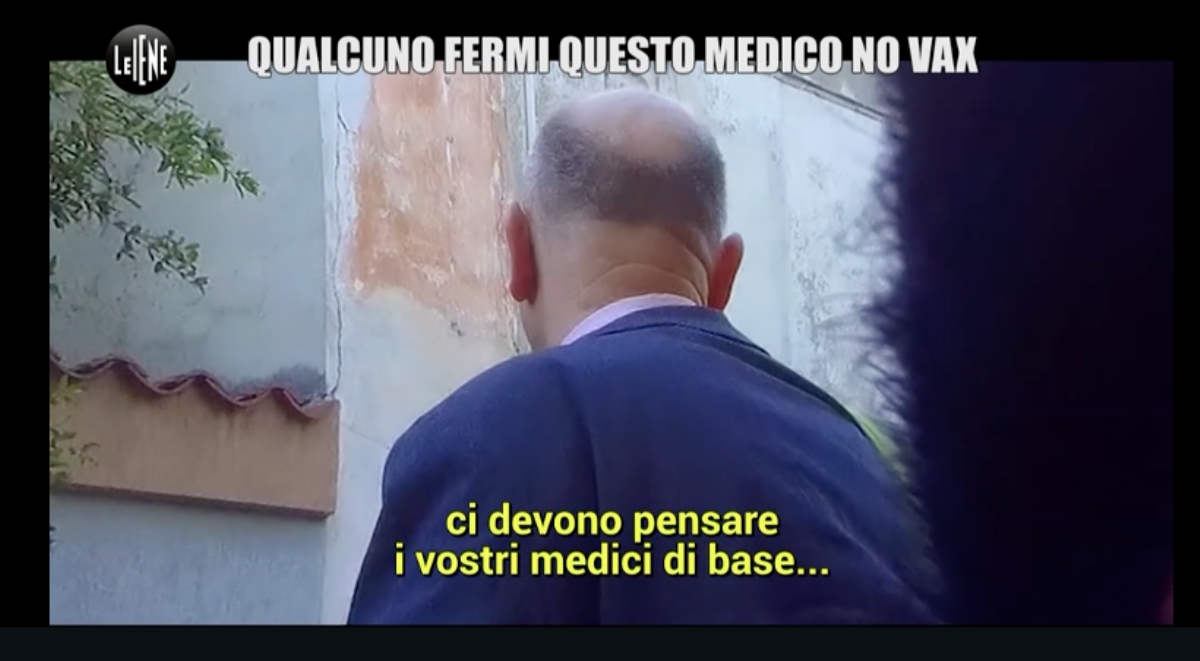 BORGARO - «Le Iene» nello studio del dottor Delicati: «Non mi curo di loro e vado avanti» - FOTO