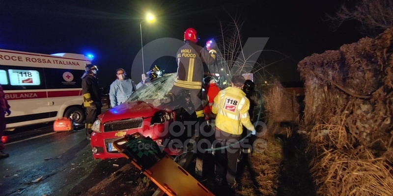 CASELLE - Ennesimo incidente stradale lungo la provinciale: due feriti, uno grave - FOTO