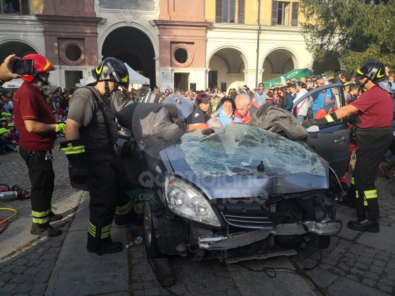 COLLEGNO - 1600 studenti alla Certosa per l'evento «E'vviva» dell'Asl To3 - FOTO