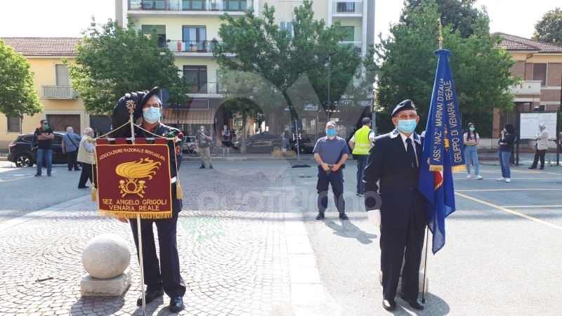 VENARIA - Festeggiato il 2 giugno in città: una copia della Costituzione ai neo maggiorenni - FOTO