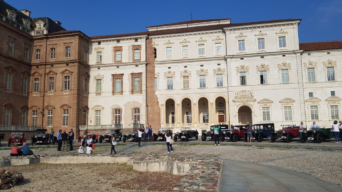 VENARIA - Il centro cittadino invaso di Lancia Lambda in occasione del centenario - FOTO