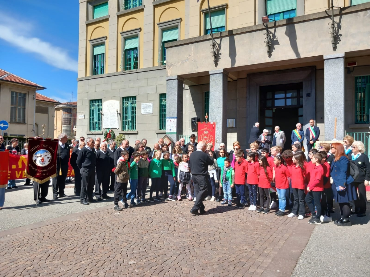 VENARIA - 25 APRILE: Bambini protagonisti alle celebrazioni per la Liberazione - FOTO