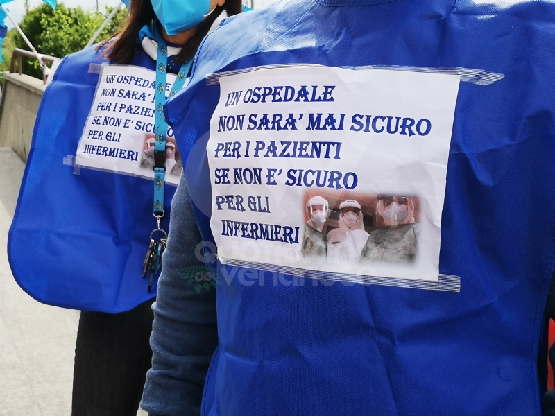 VENARIA-RIVOLI - «#InSilenzioComelaRegione», la protesta dei sindacati negli ospedali Asl To3 - FOTO E VIDEO