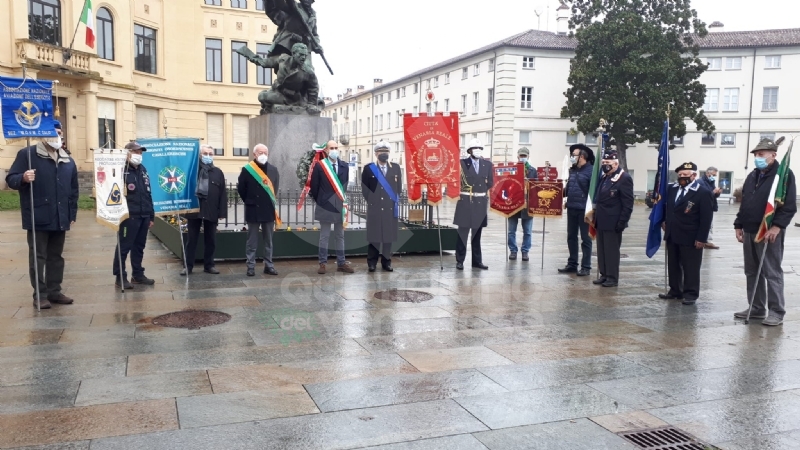 VENARIA - Celebrato il 4 Novembre, tra ricordo e un plauso a medici, infermieri e volontari FOTO