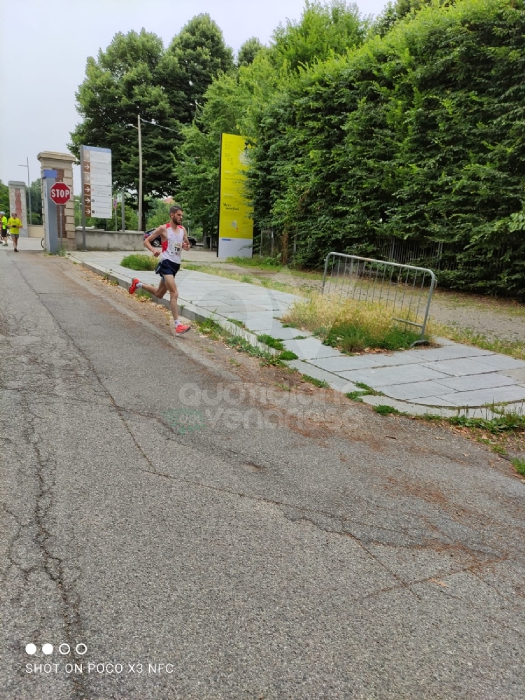 VENARIA - Oltre 200 atleti alla 12esima «StraVenaria»: ha vinto la solidarietà - FOTO