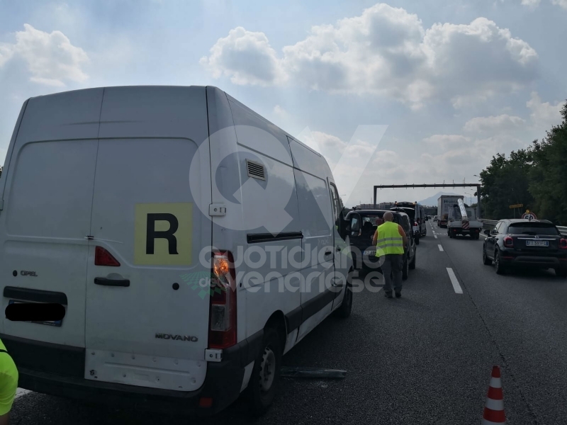 VENARIA-BORGARO - Scontro in tangenziale: tre auto coinvolte, due i feriti
