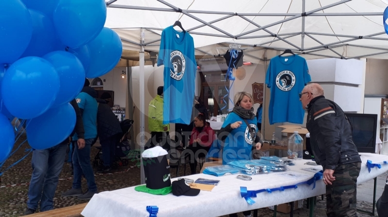VENARIA - «Un motogiro per unire»: piazza Annunziata tinta di blu ha accolto centinaia di Harley