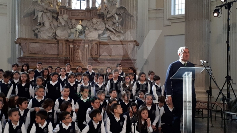 VENARIA - L'arcivescovo Nosiglia in visita a Sant'Uberto: protagoniste le scuole della città - FOTO