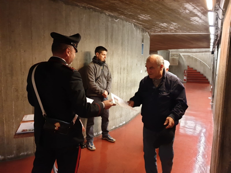 RIVOLI - Contro furti e truffe i carabinieri incontrano i cittadini - FOTO