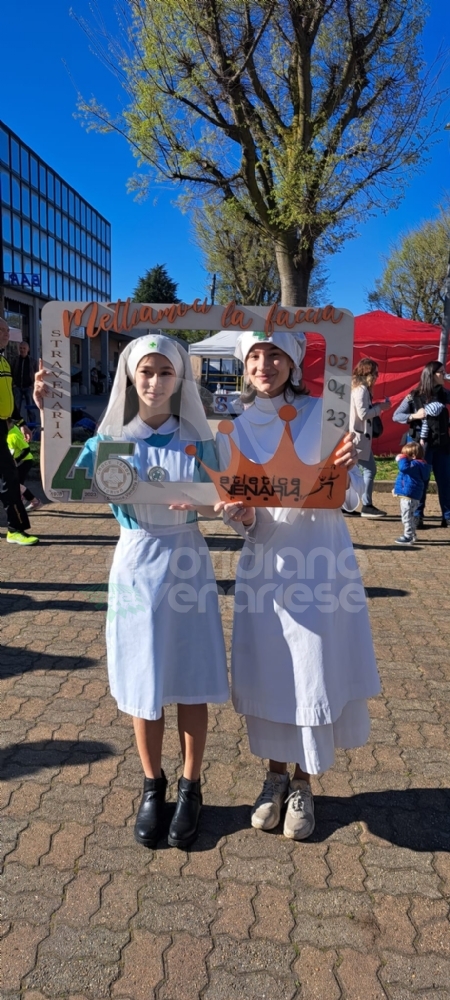 VENARIA - Una marea di gente per la «StraVenaria» e la «21 Reale» - FOTO E VIDEO