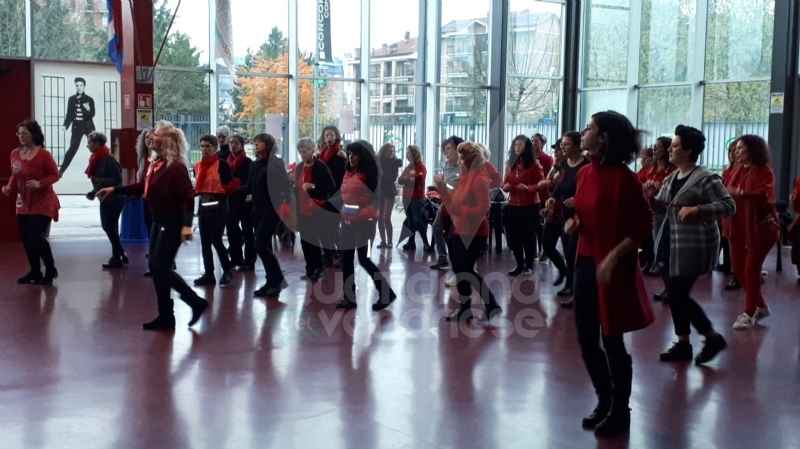 VENARIA-DRUENTO - Violenza sulle donne: flash mob e dibattiti per mantenere alta l'attenzione