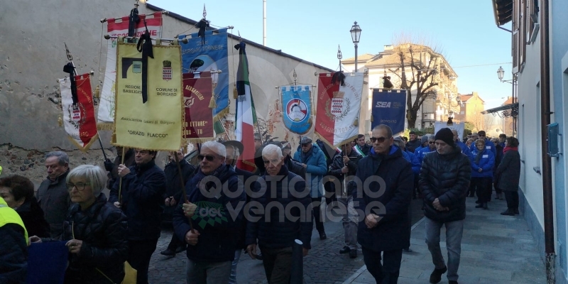 BORGARO - Più di mille persone per l'estremo saluto all'ex sindaco Vincenzo Barrea - FOTO