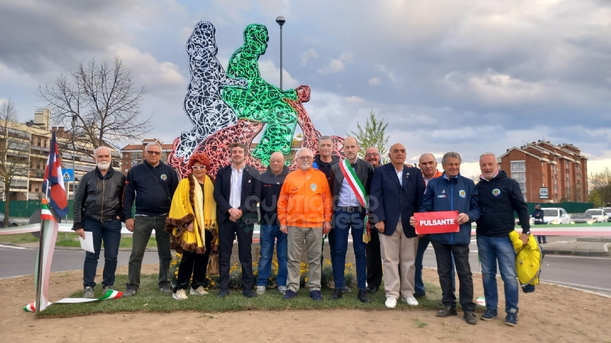 VENARIA - Inaugurata la «La Vespa che non vola», il dono del Vespa Club alla Città - FOTO