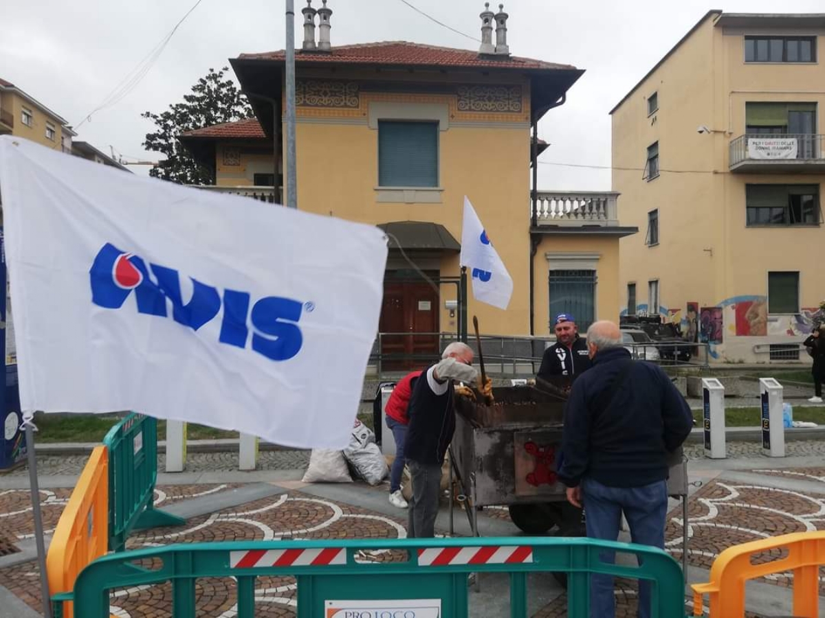 VENARIA - Dopo il successo della Castagnata, l'Avis inizia la distribuzione dei calendari 2024