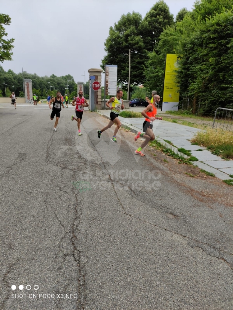VENARIA - Oltre 200 atleti alla 12esima «StraVenaria»: ha vinto la solidarietà - FOTO