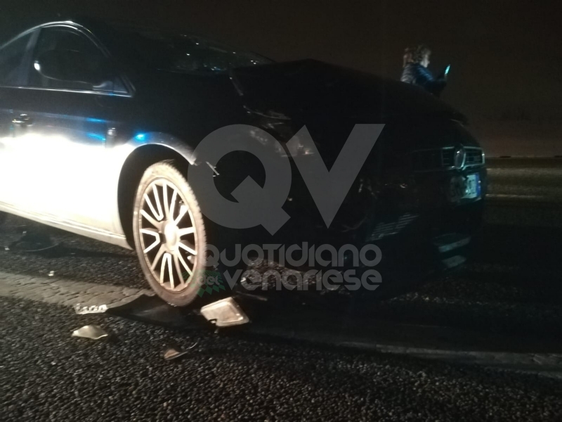 RIVOLI - Incidente in tangenziale: una macchina prende fuoco. Quattro persone rimaste ferite