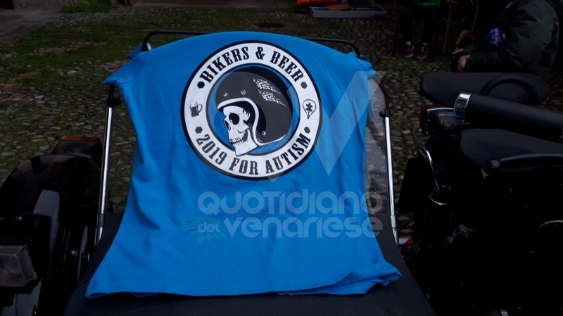 VENARIA - «Un motogiro per unire»: piazza Annunziata tinta di blu ha accolto centinaia di Harley