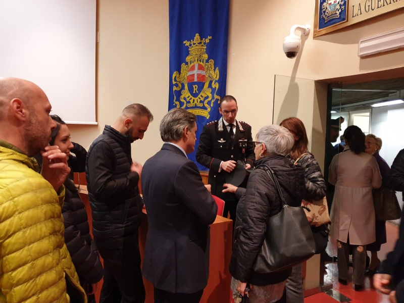RIVOLI - Contro furti e truffe i carabinieri incontrano i cittadini - FOTO