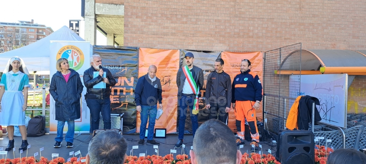VENARIA - Una marea di gente per la «StraVenaria» e la «21 Reale» - FOTO E VIDEO