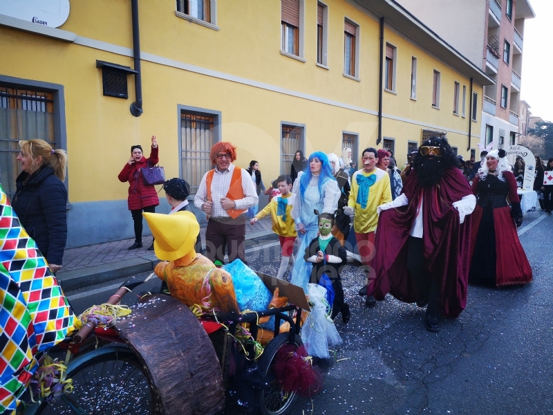 CASELLE - Grande festa in città per il «Carnevale Casellese» - FOTO