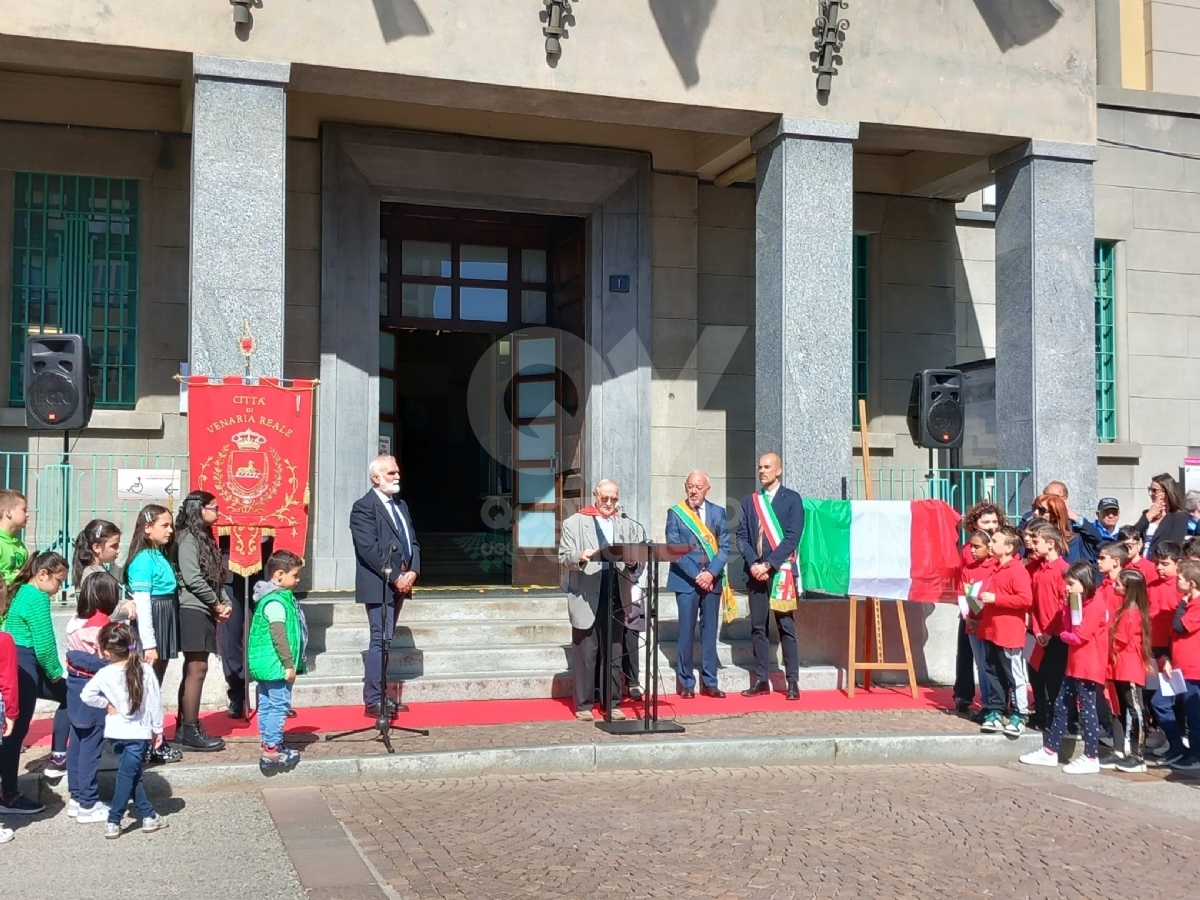 VENARIA - 25 APRILE: Bambini protagonisti alle celebrazioni per la Liberazione - FOTO