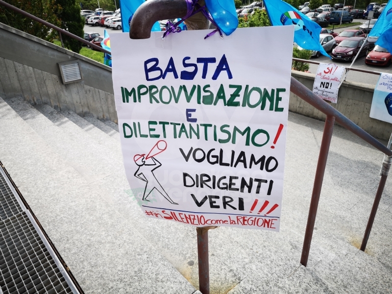 VENARIA-RIVOLI - «#InSilenzioComelaRegione», la protesta dei sindacati negli ospedali Asl To3 - FOTO E VIDEO