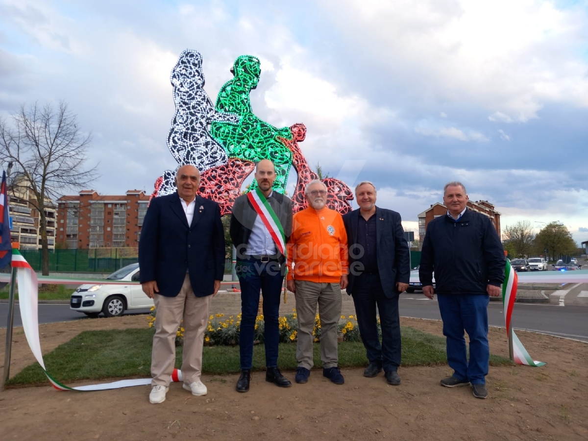VENARIA - Inaugurata la «La Vespa che non vola», il dono del Vespa Club alla Città - FOTO