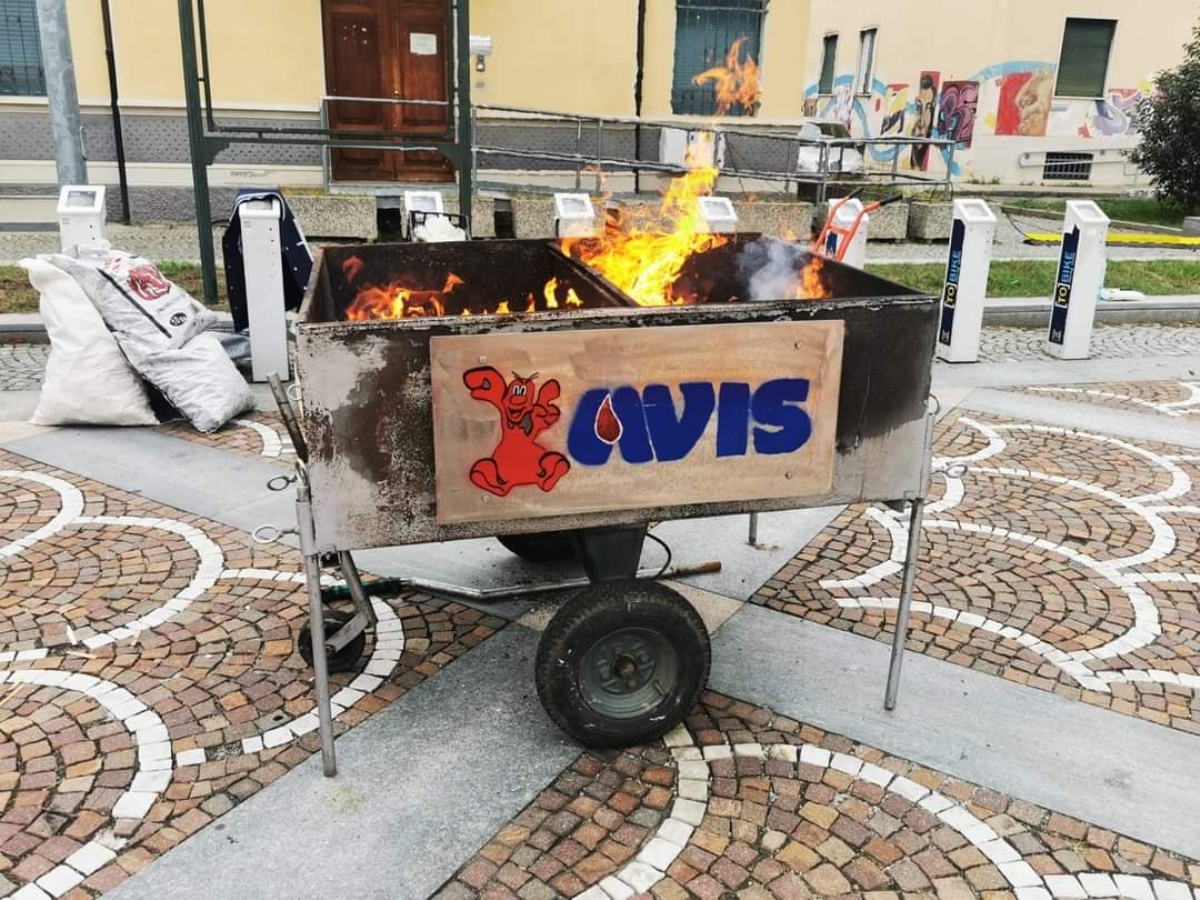 VENARIA - Dopo il successo della Castagnata, l'Avis inizia la distribuzione dei calendari 2024