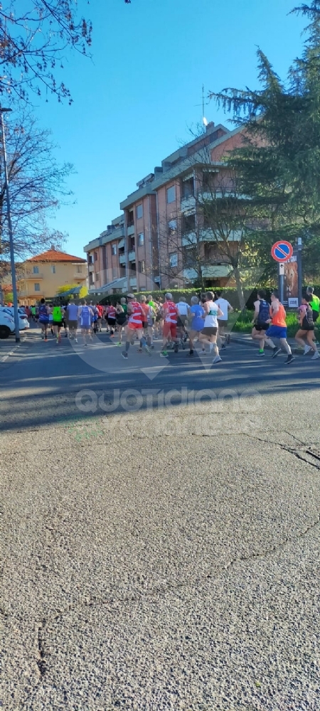 VENARIA - Una marea di gente per la «StraVenaria» e la «21 Reale» - FOTO E VIDEO