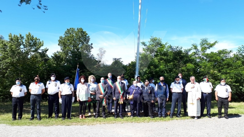 VENARIA - La bandiera dei marinai torna a sventolare nel cielo della Reale - FOTO