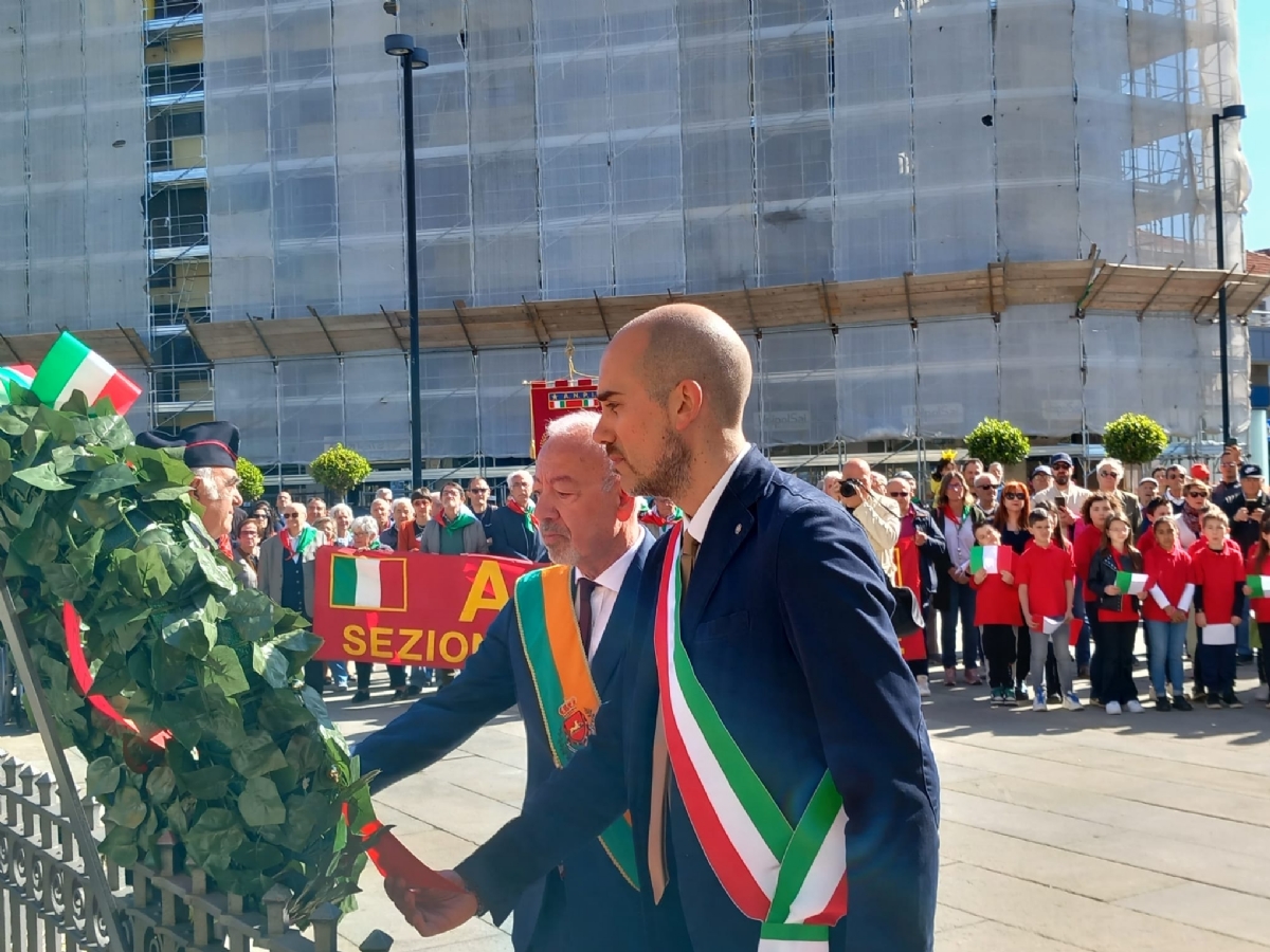 VENARIA - 25 APRILE: Bambini protagonisti alle celebrazioni per la Liberazione - FOTO