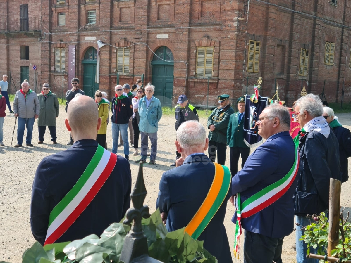 VENARIA - 25 APRILE: Bambini protagonisti alle celebrazioni per la Liberazione - FOTO