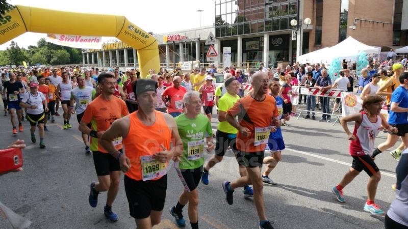 VENARIA - Che successo per la StraVenaria: le foto della manifestazione degli «Amici di Giovanni»